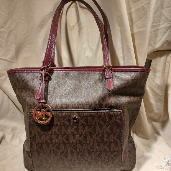Michael kors tote - Picture 1 of 11